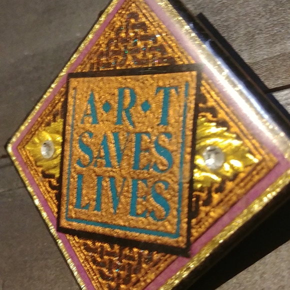 Art Saves Lives Hand Made Brooch - Picture 4 of 8